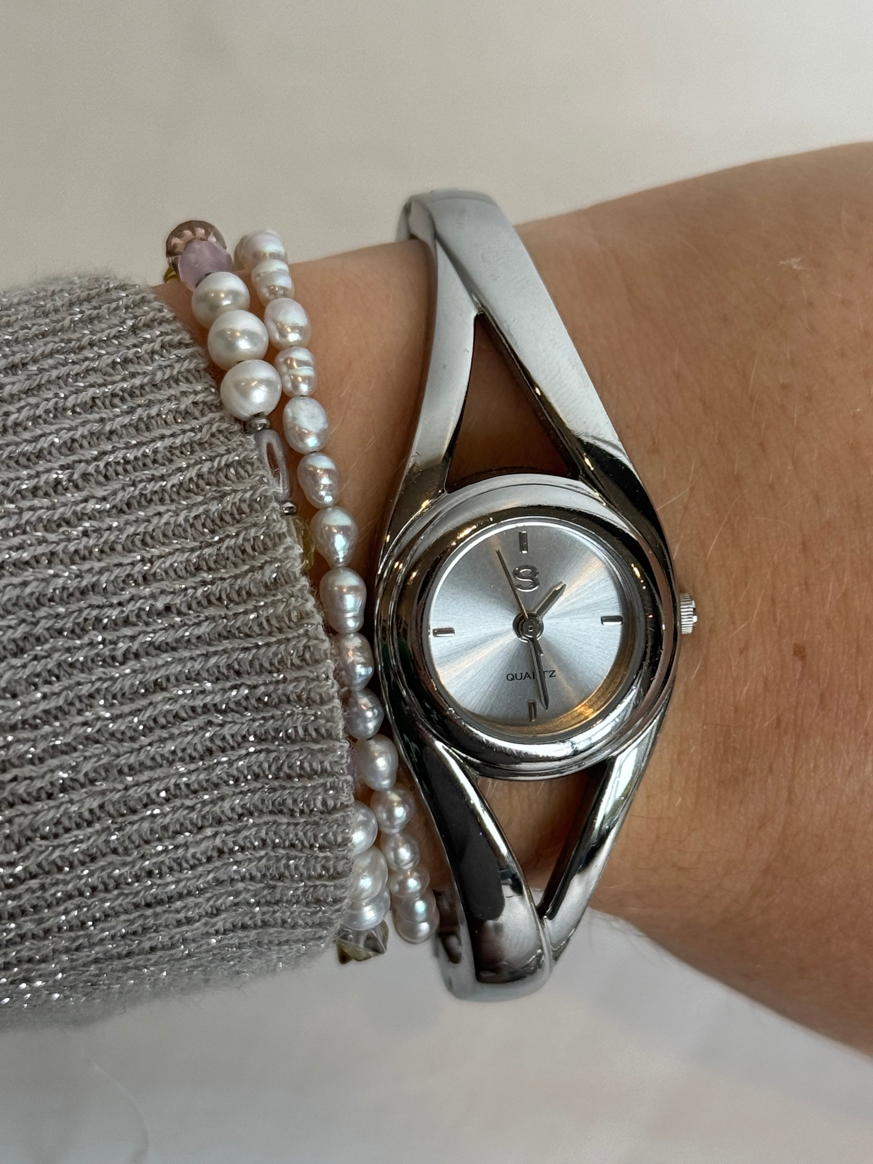 Unique Silver Tone